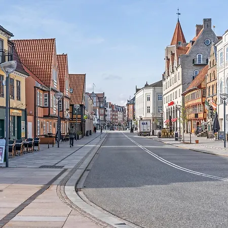 아파트 Aalborgs Mest Centrale Lejlighed - Plads Til 4 *