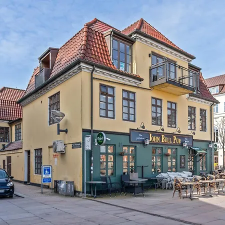 아파트 Aalborgs Mest Centrale Lejlighed - Plads Til 4 *